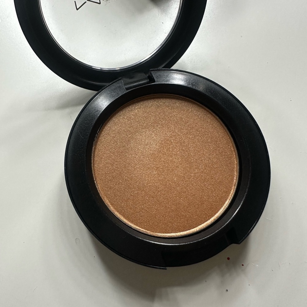 MAC Cosmetics Blush in Trace Gold